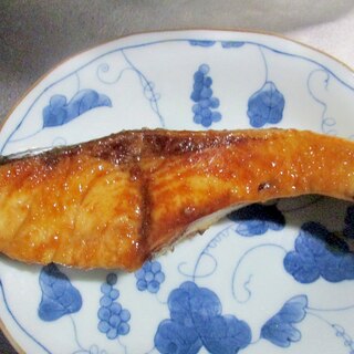 柚子胡椒でピリッとするブリの照り焼き